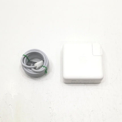 MacBook Pro M1 Pro / 14インチ / 2021 / 16GB / 512GB / スペースグレイ / ランク:B / MKGP3J/A / 【中古品管理番号:42092】