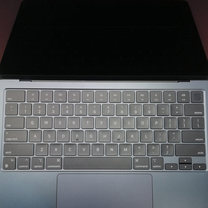 MacBook Air M2 / 13インチ / 2022 / 16GB / 256GB / ミッドナイト / ランク:C / MLY33J/A / A2681 【中古品管理番号:42345】