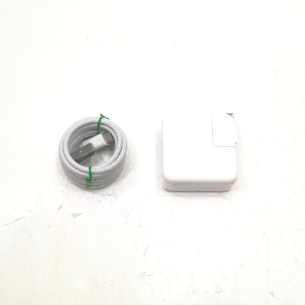MacBook Air M4 / 13インチ / 2025 / 16GB / 256GB / シルバー / ランク:A / MW0W3J/A / A3240 【中古品管理番号:42406】