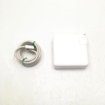 MacBook Air M3 / 15インチ / 2024 / 24GB / 1TB / スターライト / ランク:C / MRYT3J/A / A3114 【中古品管理番号:42489】