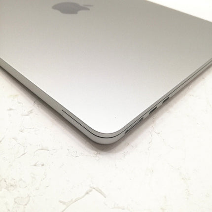 【決算特価！】MacBook Air M2 / 13インチ / 2022 / 8GB / 256GB / シルバー / ランク:B / MLXY3J/A / A2681 【中古品管理番号:42497】