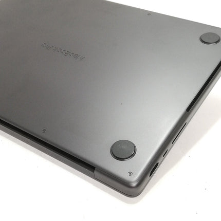 MacBook Pro M3 Pro / 14インチ / Nov 2023 / 36GB / 4TB / スペースブラック / ランク:C / MRX33J/A / 【中古品管理番号:42609】