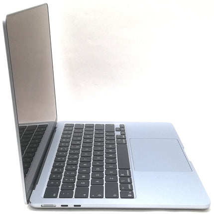 MacBook Air M5 / 13インチ / 2026 / 16GB / 1TB / スカイブルー / ランク:B / MDHJ4J/A / A3449 【中古品管理番号:42629】