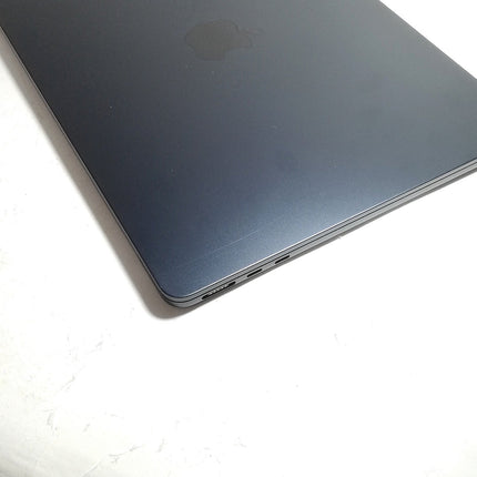 MacBook Air M2 / 13インチ / 2022 / 8GB / 256GB / ミッドナイト / ランク:B / MLY33J/A / A2681 【中古品管理番号:42665】