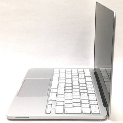 MacBook Neo A18 Pro / 13インチ / 2026 / 8GB / 256GB / シルバー / ランク:A / MHFA4J/A / A3404 【中古品管理番号:42692】