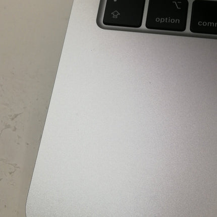 MacBook Air M2 / 13インチ / 2022 / 8GB / 256GB / シルバー / ランク:C / MLXY3J/A / A2681 【中古品管理番号:42752】