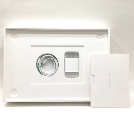MacBook Neo A18 Pro / 13インチ / 2026 / 8GB / 512GB / シルバー / ランク:A / MHFC4J/A / A3404 【中古品管理番号:42769】