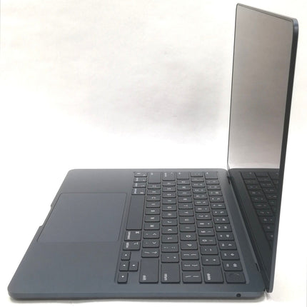 MacBook Air M2 / 13インチ / 2022 / 24GB / 2TB / ミッドナイト / ランク:C / MLY43J/A / A2681 【中古品管理番号:42815】