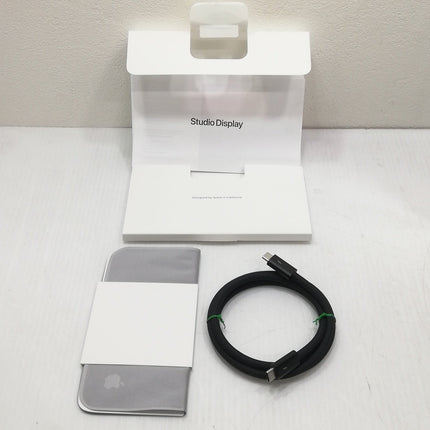 Studio Display Nano-textureガラス - 傾きと高さを調整できるスタンド / 27インチ / 2026 / / シルバー / ランク:A / MFF04J/A / 【中古品管理番号:42839】