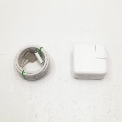 MacBook Air M2 / 13インチ / 2022 / 8GB / 256GB / スターライト / ランク:B / MLY13J/A / A2681 【中古品管理番号:42846】