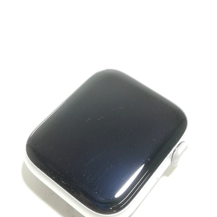 【中古品】 Apple Watch/ SE (第2世代) / 44mm /GPSモデル / MNLD3J/A / A2723 /  シルバーケース / スターライトソロループバンド（S) 【中古品管理番号:A41232】
