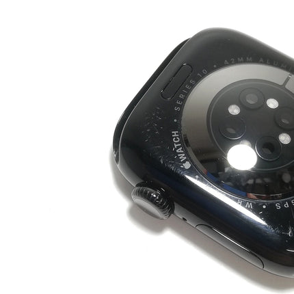 【中古品】 Apple Watch Series 10 / 42mm / GPSモデル / MWWX3J/A / A2997 / ジェットブラックアルミニウムケース / バンドなし 【中古品管理番号:A42381】