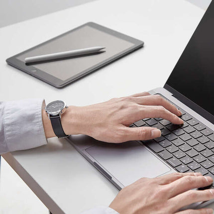MacBook Pro 14インチ(2025 M5/2024 M4/2023 M3/2023 M2/2021 M1対応)用 Mac用プロテクターフィルム [PKT-MBP1421]